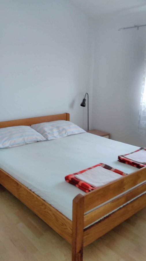 Apartment Marija Vir Buitenkant foto