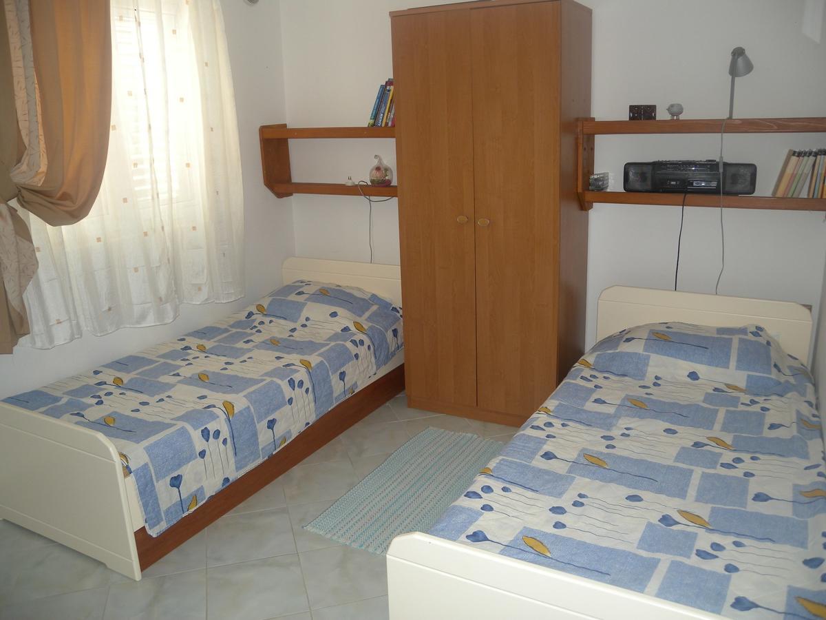 Apartment Marija Vir Buitenkant foto
